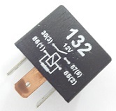 Bocina - AA - Luneta calefacc, - Faros - Electroventilador - Climatizador - Resistor de múltiple - Alza cristales - Trabapuertas - Bomba de combustible 