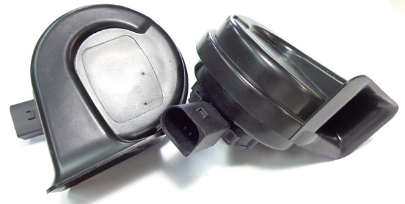 juego bocinas 80mm - caracol c/conector 12V 2T