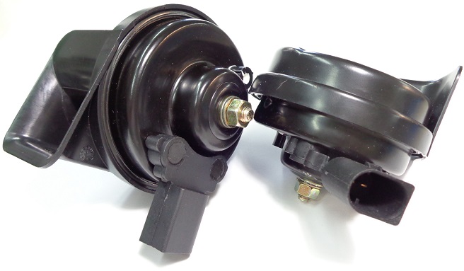 Juego Bocinas 80mm - Caracol c/conector 12V 2T