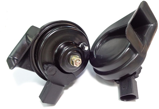 Juego Bocinas 80mm - Caracol c/conector 12V - 2T 