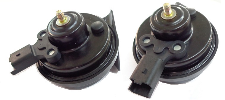 Juego de Bocinas Caracol 80mm c/conector